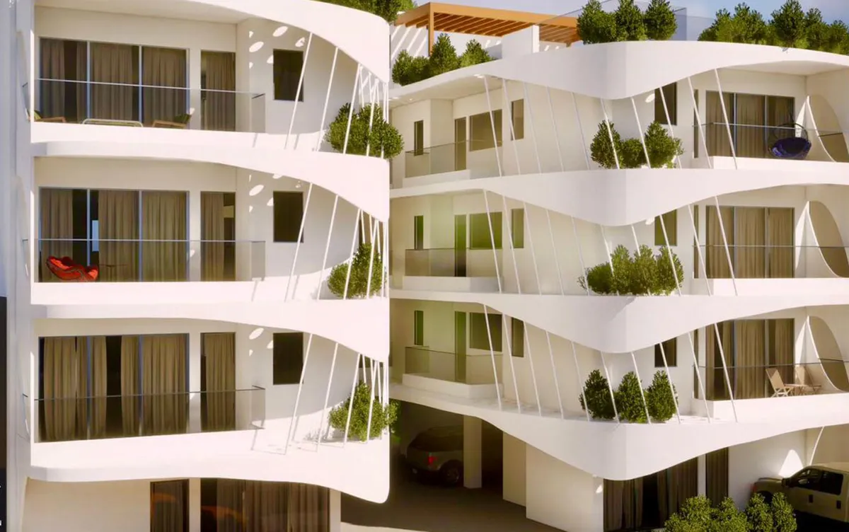 Τριόροφη πολυκατοικία στην Χαλκιδική